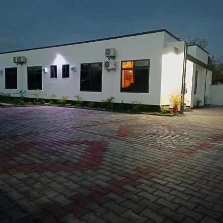 Chibuba Airport Accommodation Dar es Salaam Ngoại thất bức ảnh